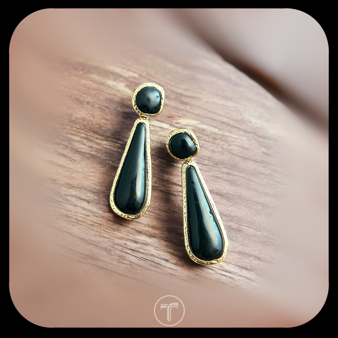 The Dineira Dangler Earrings