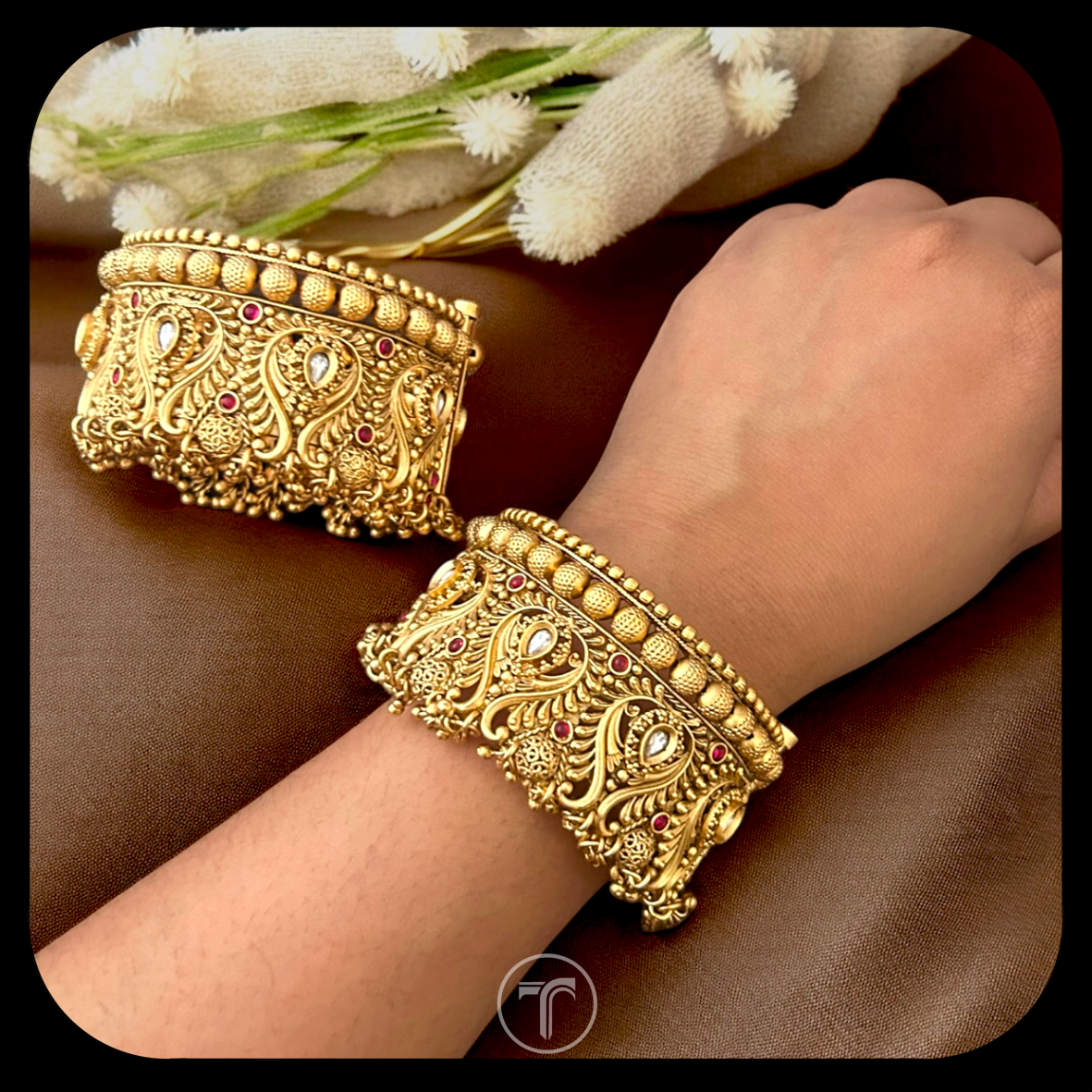 The Avinika Bangles