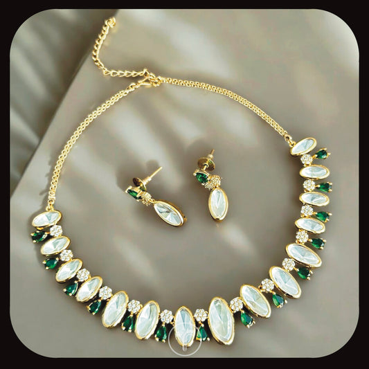 The Amsula Necklace Set
